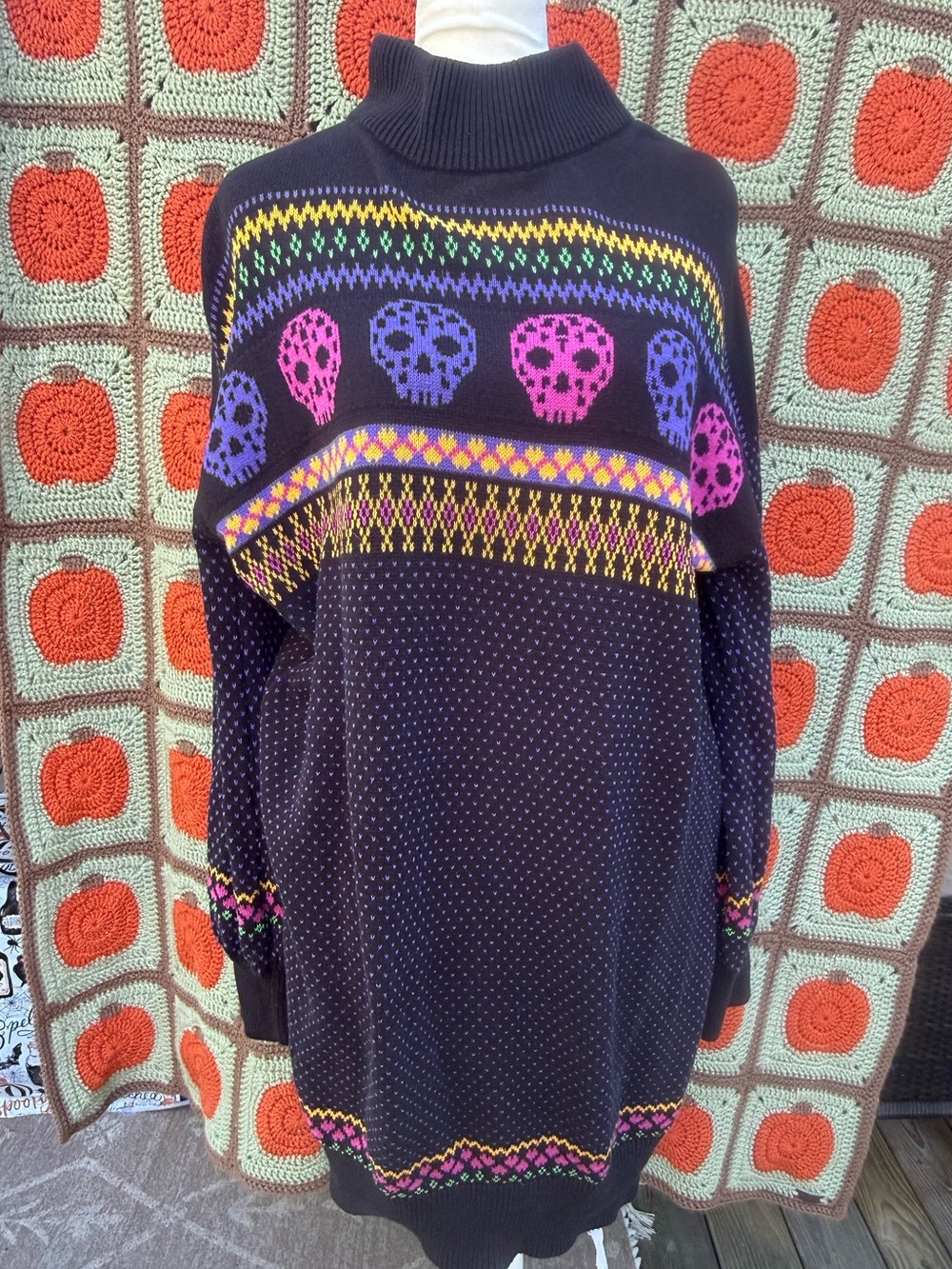 ModCloth Sweater Womens Skull Grunge Mod Halloween Festive Oversize medium